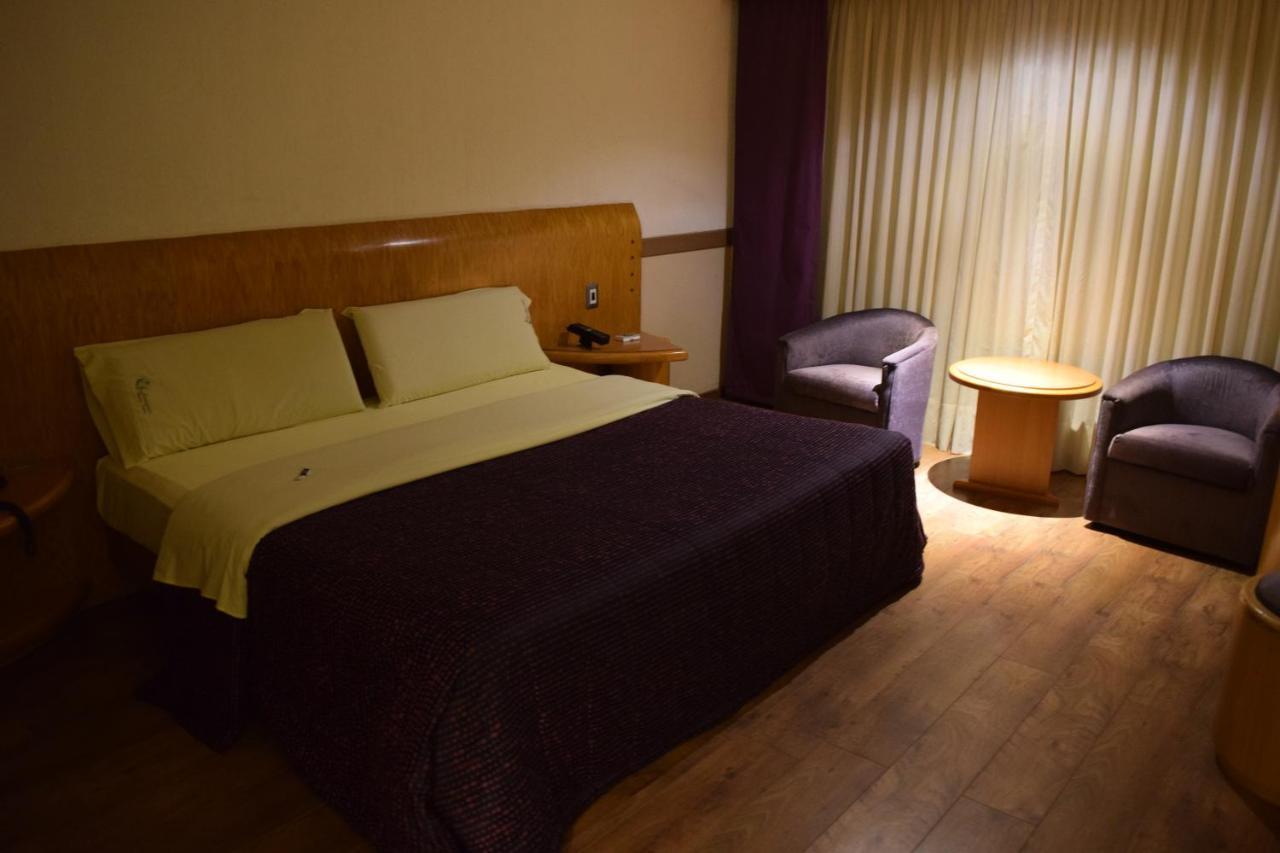 Hotel & Suites La Marquesa Toluca Exteriör bild
