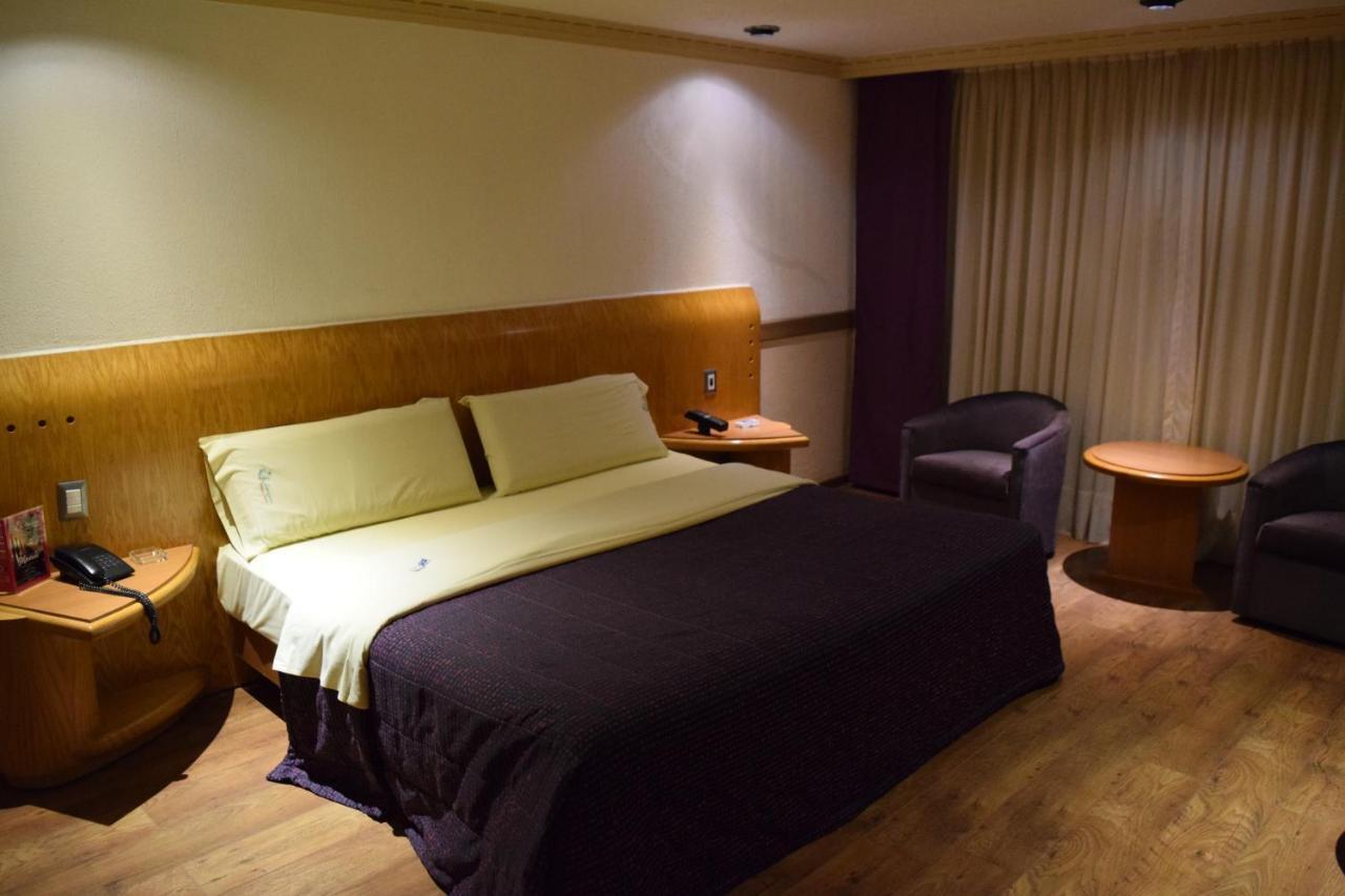 Hotel & Suites La Marquesa Toluca Exteriör bild