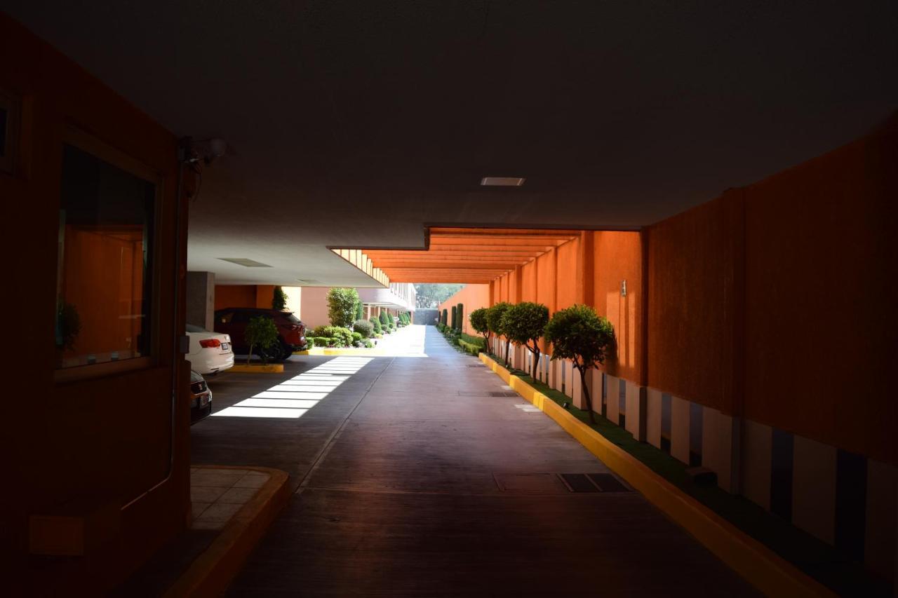 Hotel & Suites La Marquesa Toluca Exteriör bild